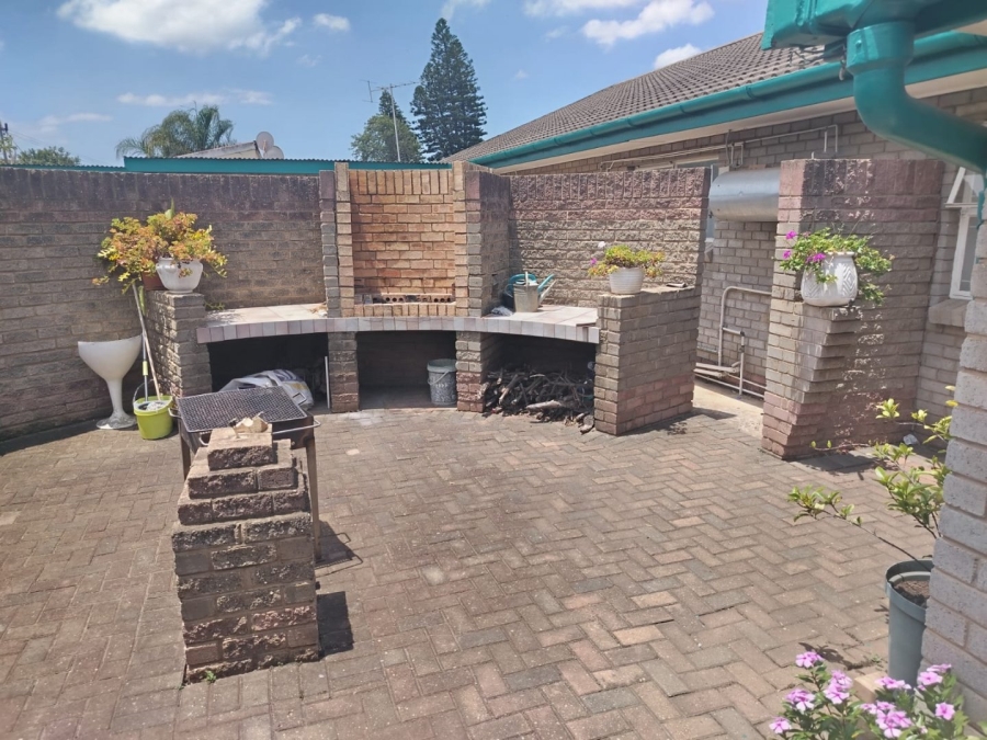 7 Bedroom Property for Sale in Bothasrus Eastern Cape